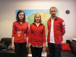 Tallinna õpilasmaleva staabi liikmed (vasakult): Kristiina Herkül, Kadi Mitt ja malevajuht Ott Väli. Foto: Tiina Vapper